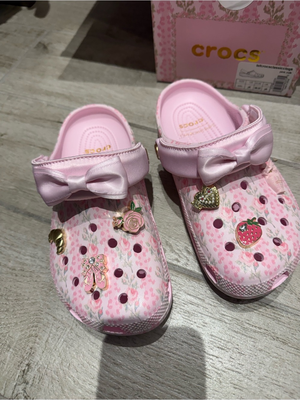 NWT CROCS loveshackfancy Pink Floral Slingback Clogs with Satin Bows and Charms